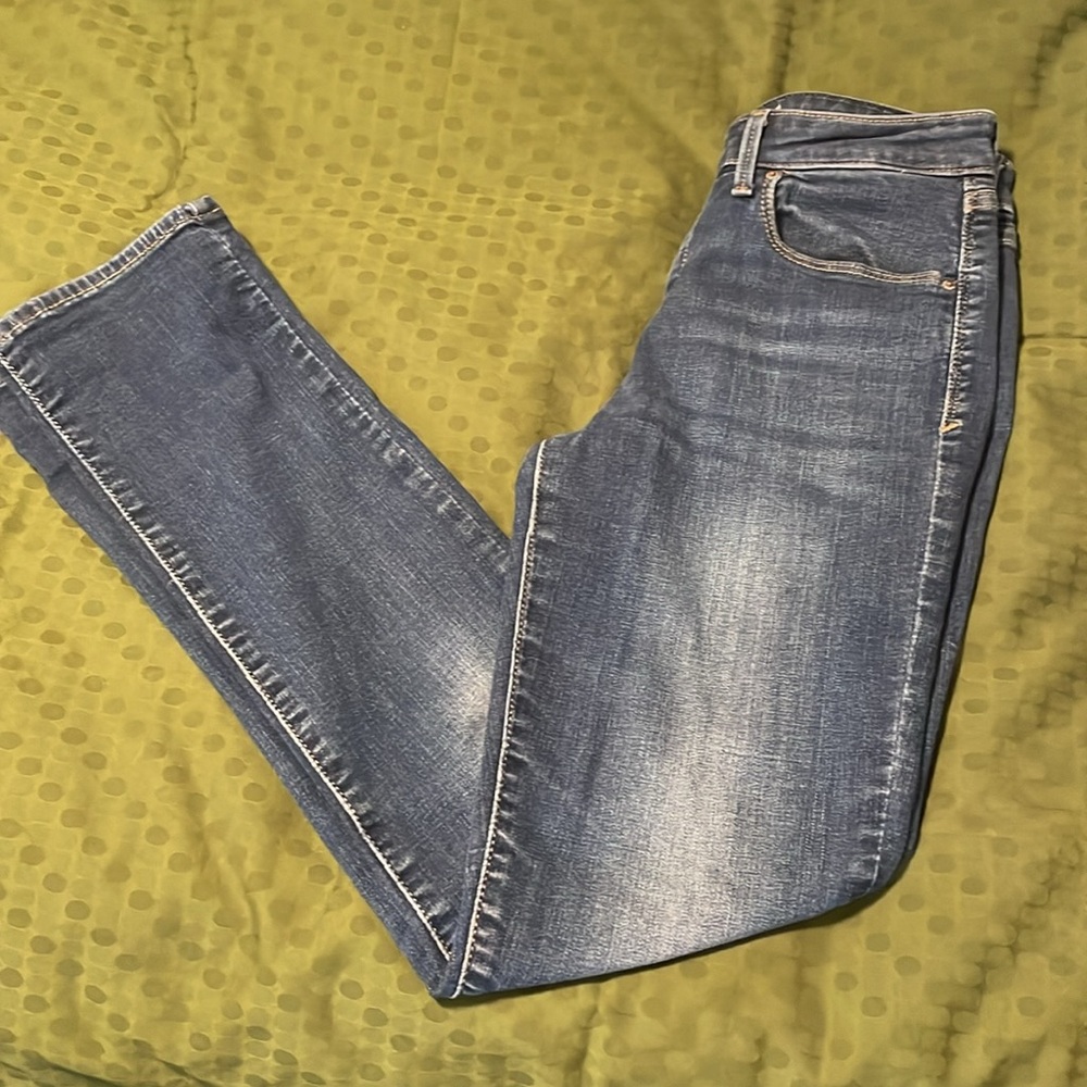 Levi mid rise skinny jeans